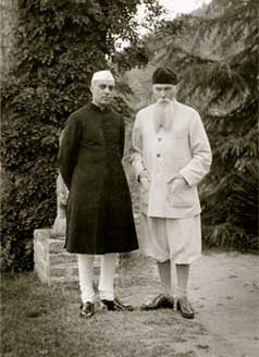 J. Nehru and N. Roerich. Kullu. 1942