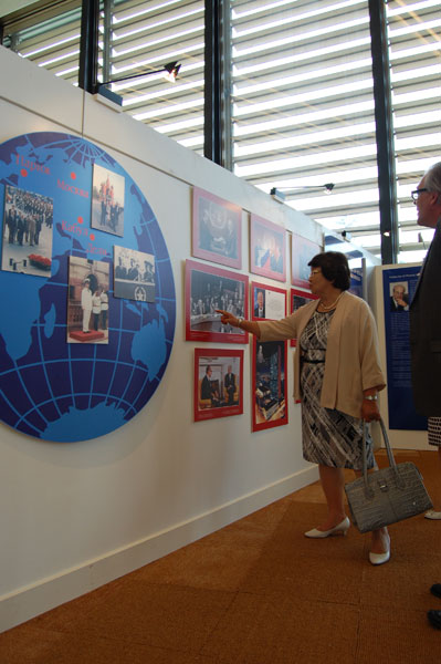 H.E. Mrs R.I. Otunbayeva, former president of Kyrgyzstan Republic visiting the ICR exhibition “The Roerich Pact. History and Modernity”