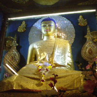 Статуя-Будды-в-храме-Махабодхи.png