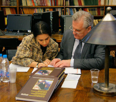 Ms. Marga Koutsarova, Chair of the Bulgarian branch of the ICR, and Mr. A. Stetsenko, First Deputy Director General of the Museum named after Nicholas Roerich