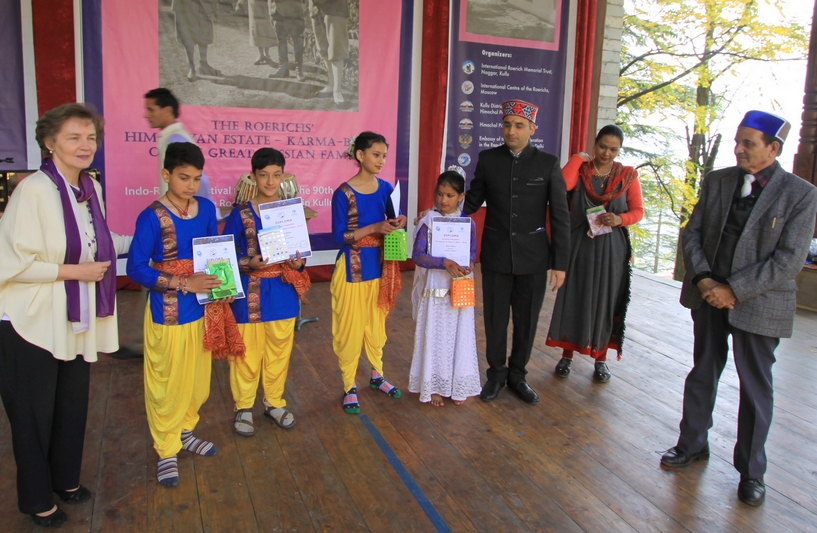 Pupils of the Children's Academy of Arts named after H. Roerich